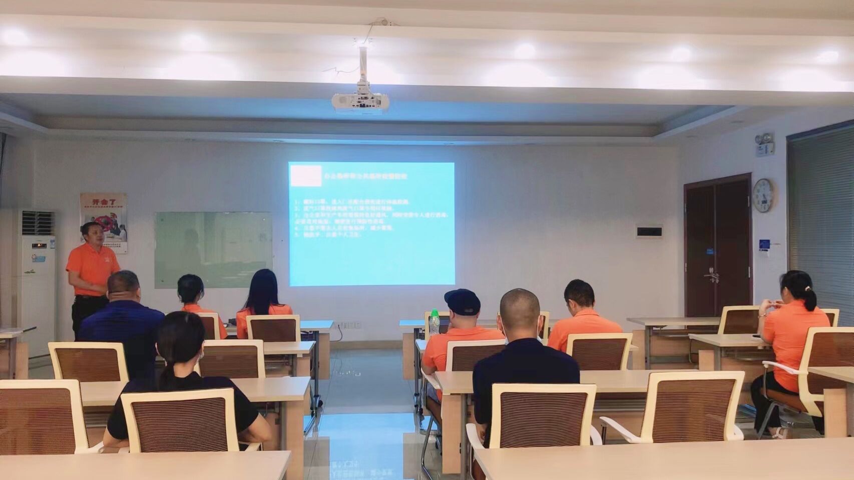 禪誠電纜新員工入職培訓(xùn)照 禪誠電纜新員工入職培訓(xùn)照