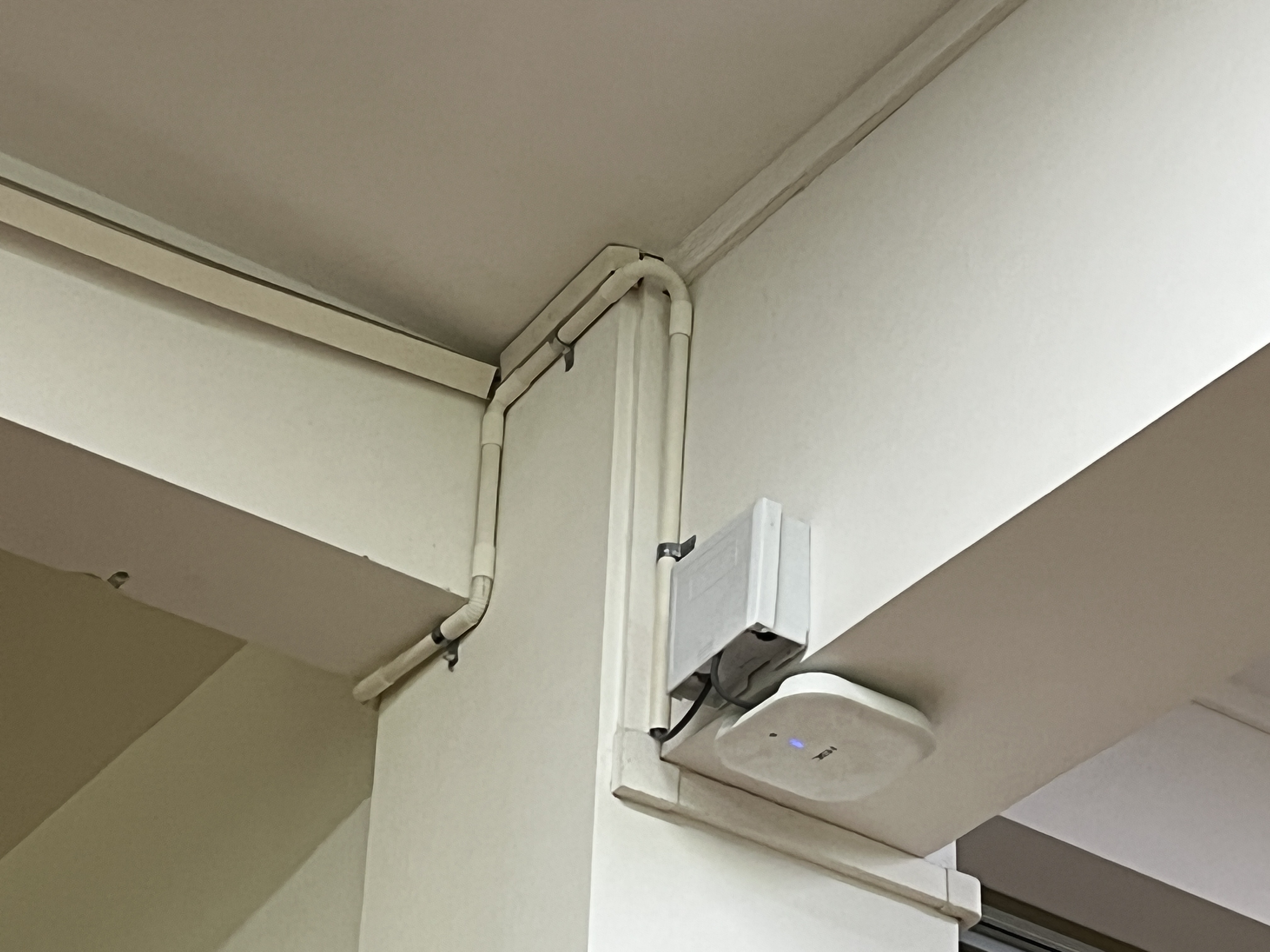 電線穿管照片 電線穿管照片